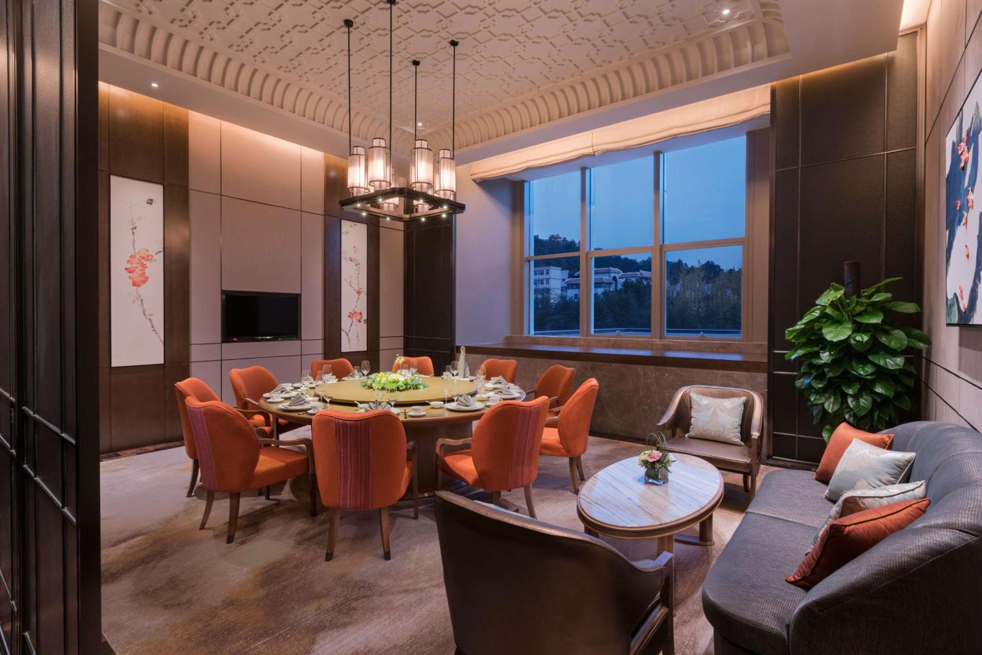 Doubletree By Hilton Hotel Shiyan Экстерьер фото